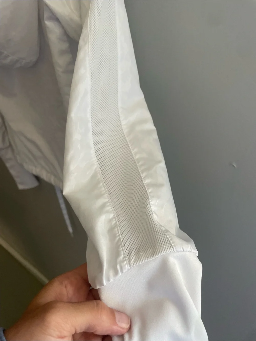 ZYIA active white